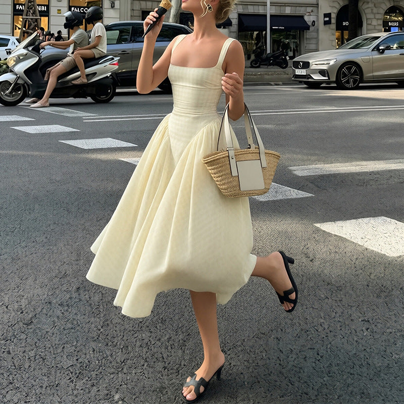 The �lodie Midi Dress
